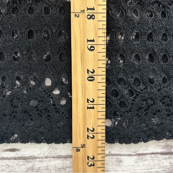 Zara women’s laced blouse quarter sleeve key hole back black Small - Picture 5 of 5